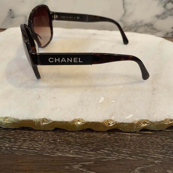 CHANEL Brown Tortoise Round Frame Sunglasses - Picture 4 of 11